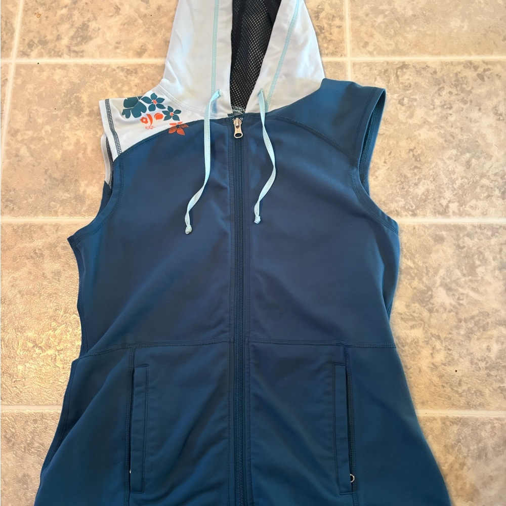 Vintage Lululemon Blue Sleeveless with Floral Detail and hood